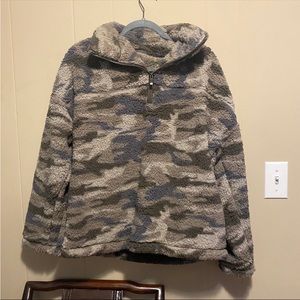 Boutique Zenana camo sherpa fleece pullover